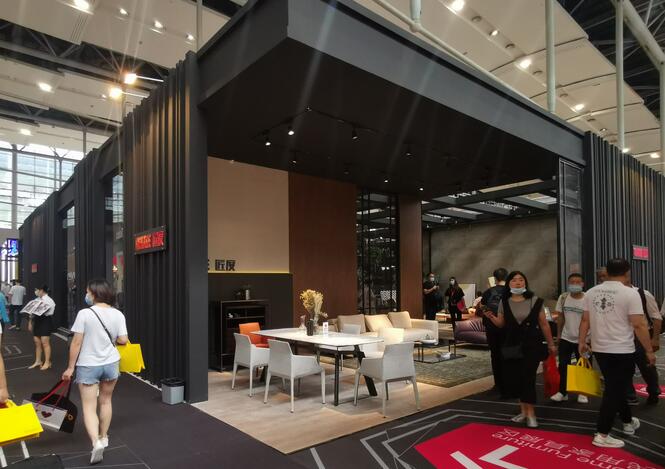 该如何设计搭建大型展台？如何设计搭建一个小展台？